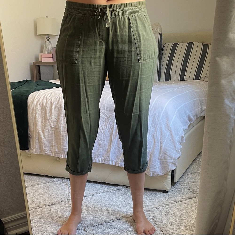 Old Navy Olive Green Cropped Pants